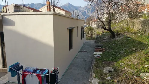 House for sale with a large plot in Dobrota, — photo 3